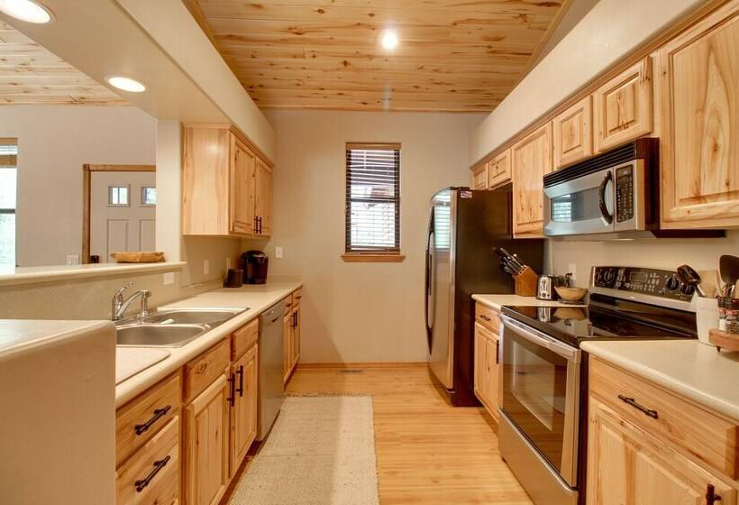 Furnished Deck & Grill: Wooded Torreon Cabin