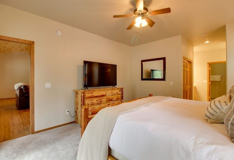 Furnished Deck & Grill: Wooded Torreon Cabin