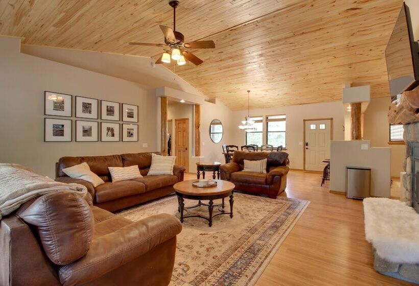 Furnished Deck & Grill: Wooded Torreon Cabin