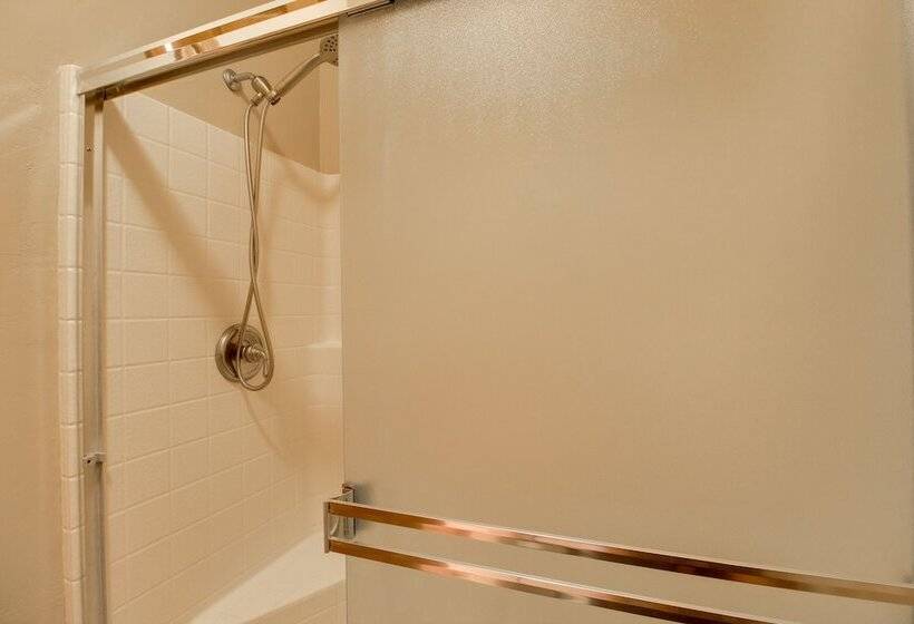 Furnished Deck & Grill: Wooded Torreon Cabin