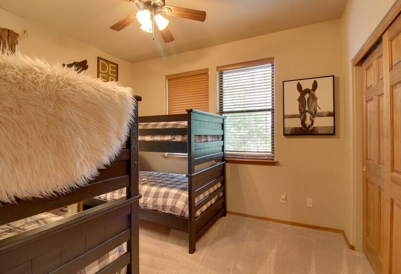 Furnished Deck & Grill: Wooded Torreon Cabin