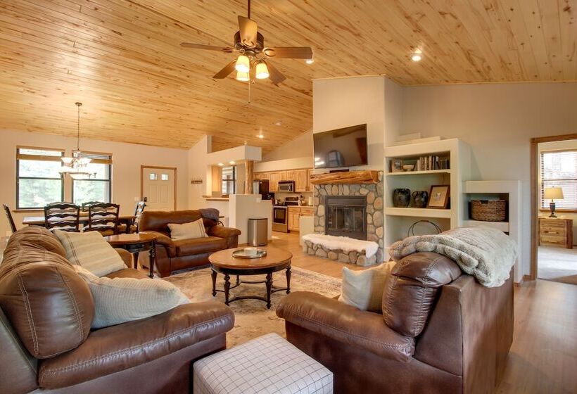 Furnished Deck & Grill: Wooded Torreon Cabin