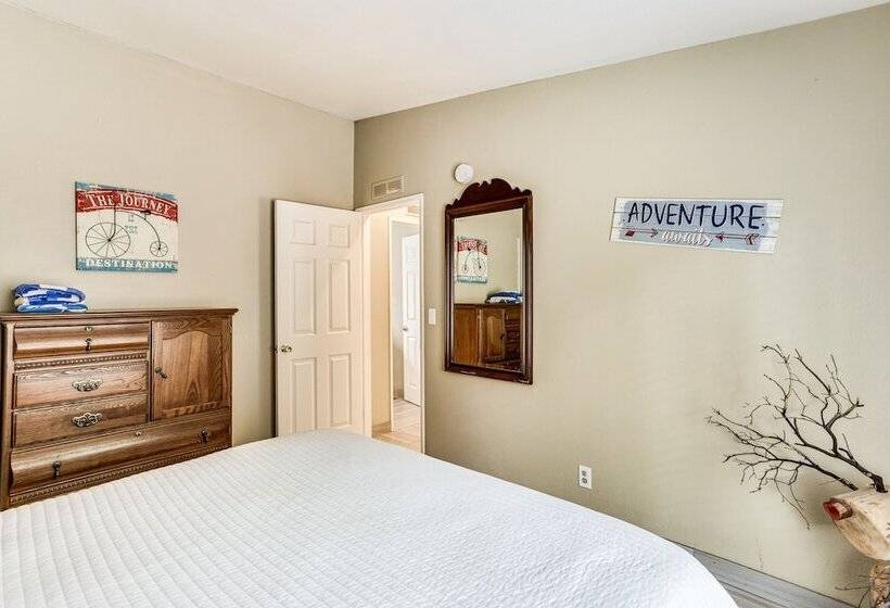 Yosemite Natl Park Getaway: Hot Tub & Mtn Views!