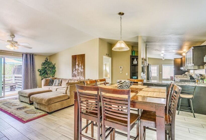 Yosemite Natl Park Getaway: Hot Tub & Mtn Views!