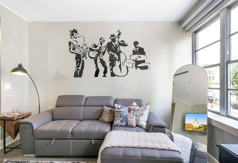 1br Condo In Vibrant New Orleans