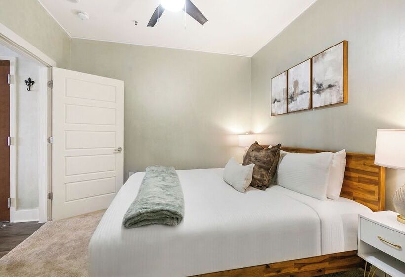 1br Condo In Vibrant New Orleans