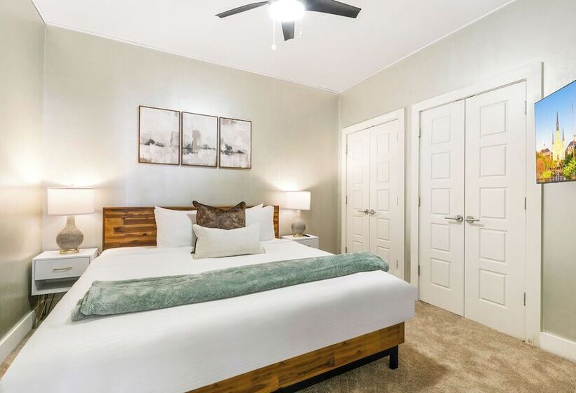 1br Condo In Vibrant New Orleans