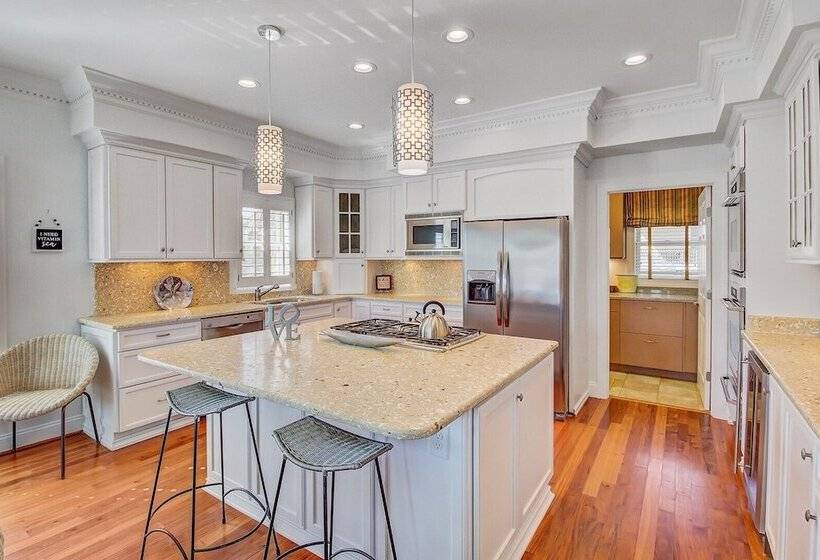 3001 Palm Boulevard By Avantstay Across From Beach & Ocean Views!