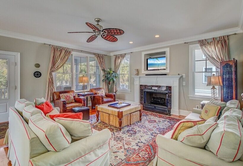 41st Ave   7 41st Avenue