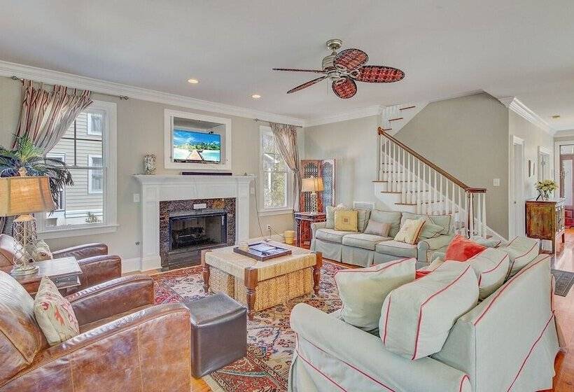 41st Ave   7 41st Avenue