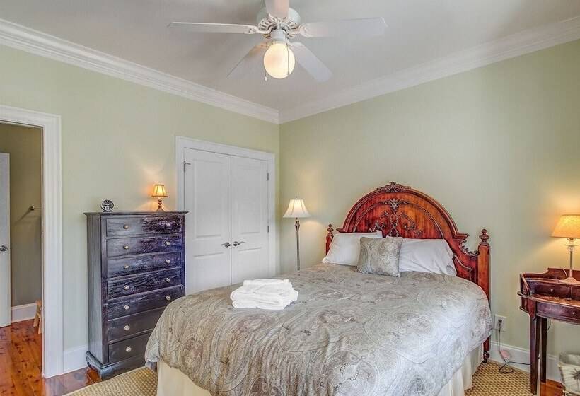 41st Ave   7 41st Avenue