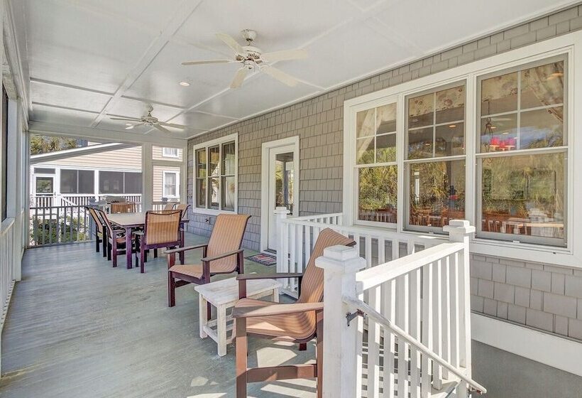 41st Ave   7 41st Avenue