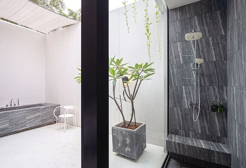 فندق صغير Innlux Phuket