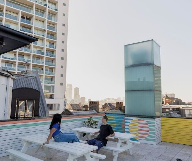 ユースホステル The Social