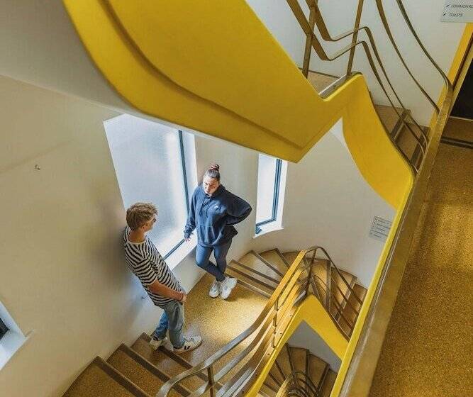 ユースホステル The Social