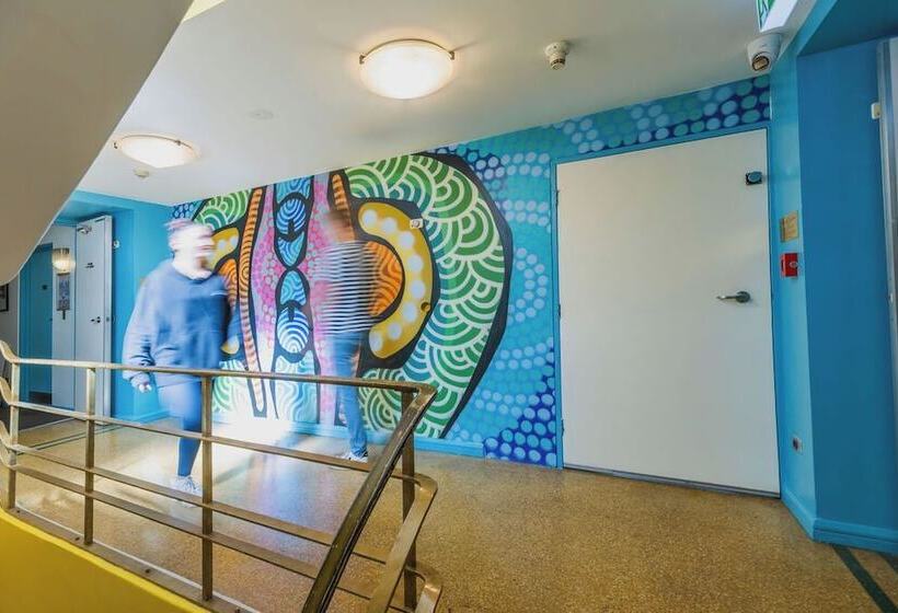 ユースホステル The Social