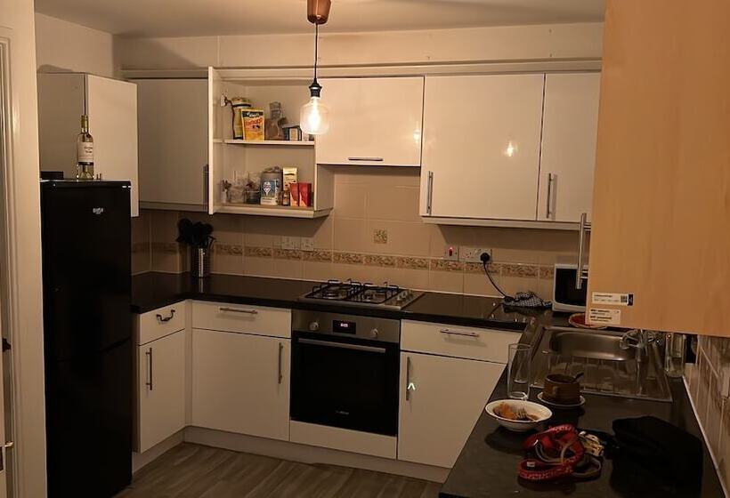 مبيت وإفطار 52 Chamberlayne Avenue