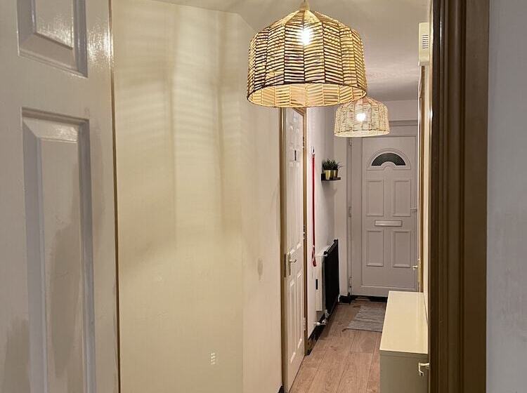 مبيت وإفطار 52 Chamberlayne Avenue