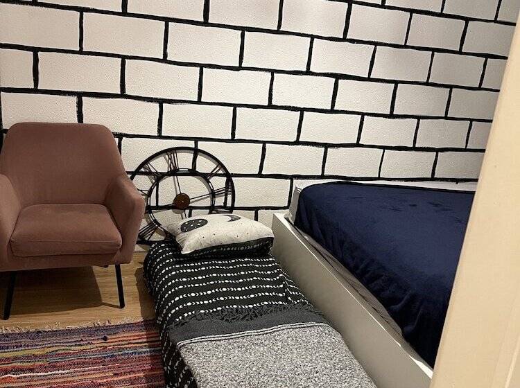 مبيت وإفطار 52 Chamberlayne Avenue