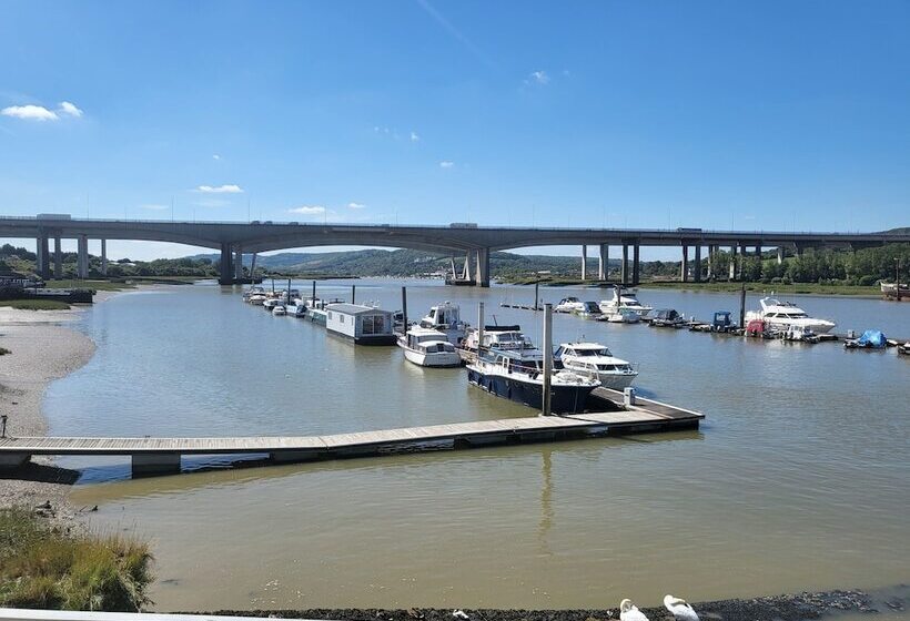 مبيت وإفطار Inner Dowsing Lightship