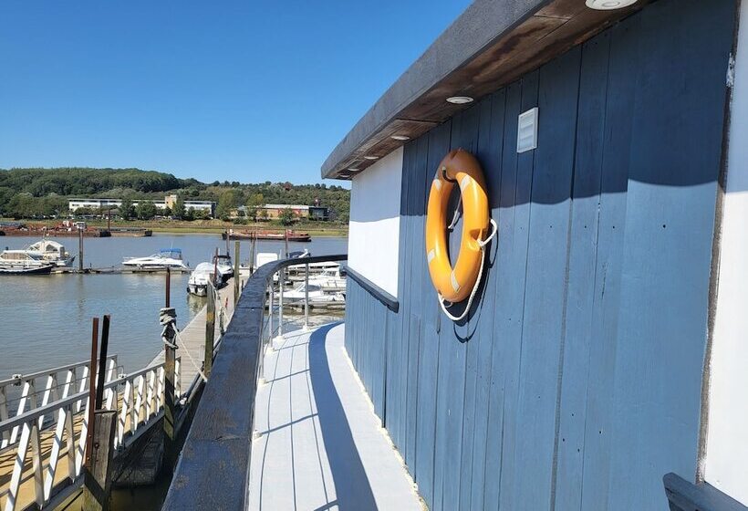 مبيت وإفطار Inner Dowsing Lightship