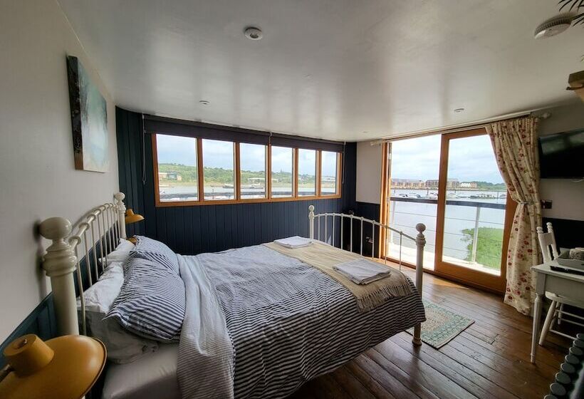 مبيت وإفطار Inner Dowsing Lightship