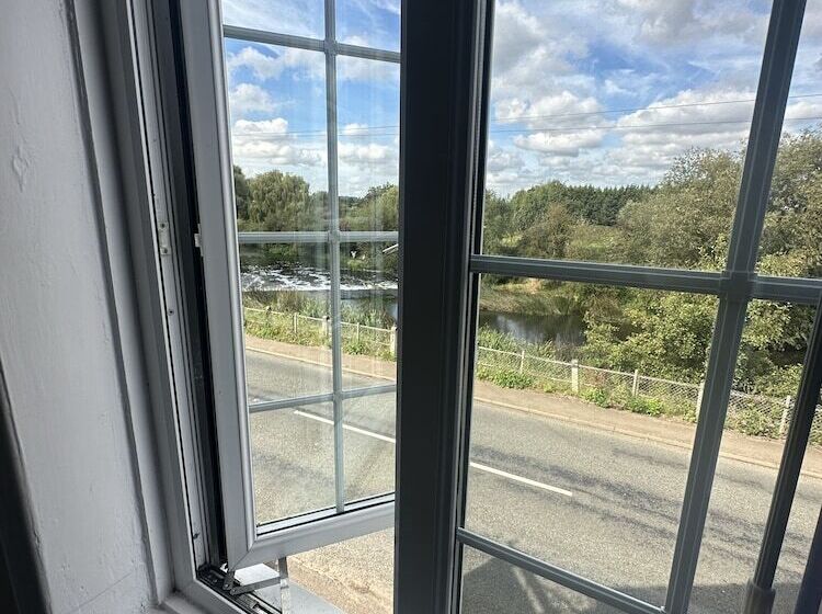 مبيت وإفطار The Fish And Anchor Inn