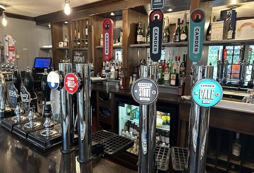 مبيت وإفطار The Fish And Anchor Inn