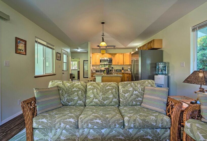 Big Island Paradise  Hawaiian Retreat W/ Patio!