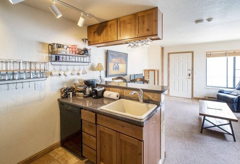 Boomerang Village 201 By Avantstay Ski In/ Ski Out Unit Close To Town!