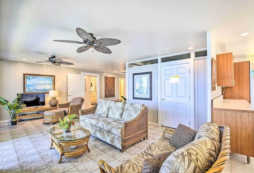 Bright & Airy Beach House W/ Oceanfront Views