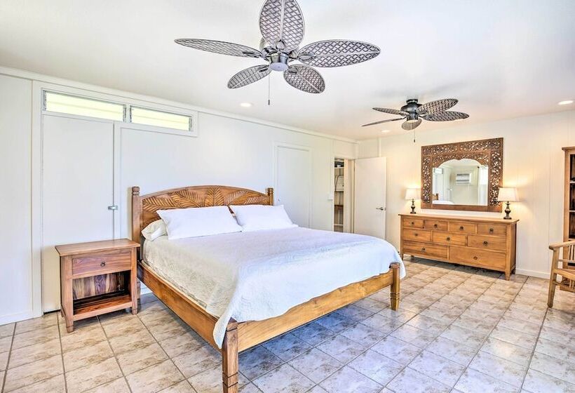 Bright & Airy Beach House W/ Oceanfront Views