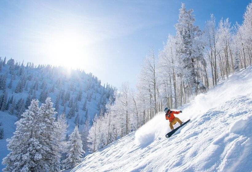 Chateau Chaumont & Dumont Condominiums By Frias