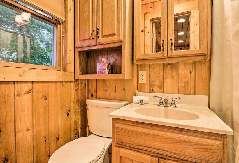Breathtaking Mountain Views: Cullowhee Cabin!