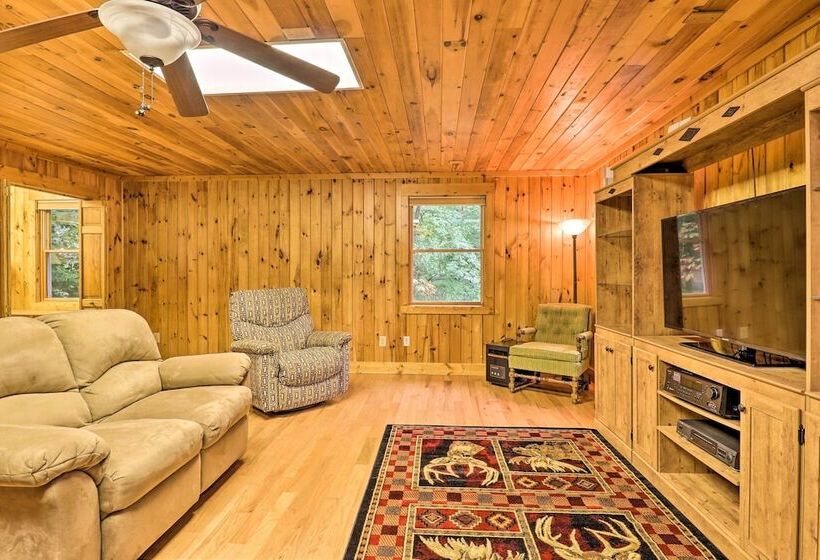 Breathtaking Mountain Views: Cullowhee Cabin!