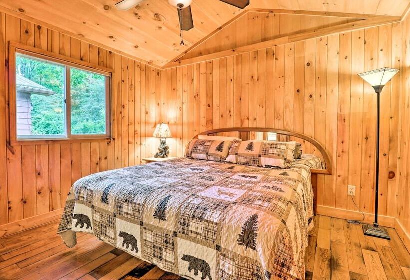 Breathtaking Mountain Views: Cullowhee Cabin!