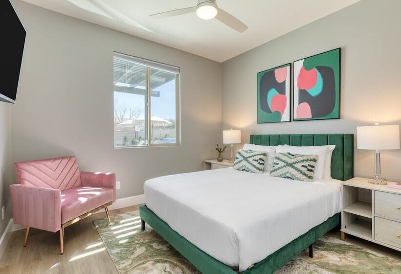 Desert Eden By Avantstay 6br W/ Ensuite Backyard Oasis W/ Pool & Hot Tub!