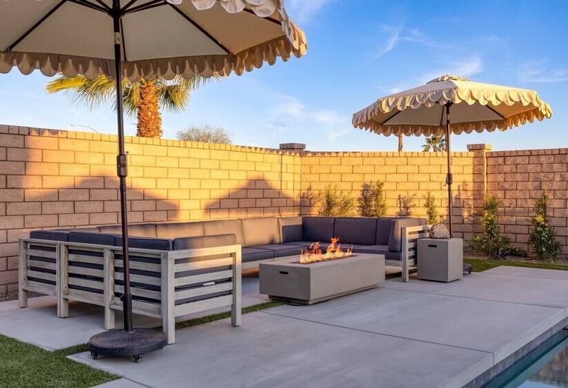 Desert Eden By Avantstay 6br W/ Ensuite Backyard Oasis W/ Pool & Hot Tub!