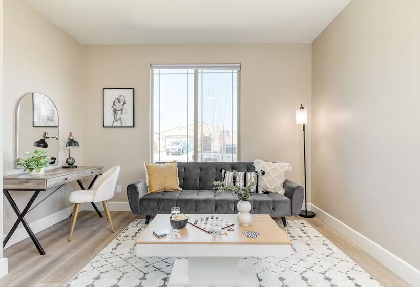 Desert Eden By Avantstay 6br W/ Ensuite Backyard Oasis W/ Pool & Hot Tub!