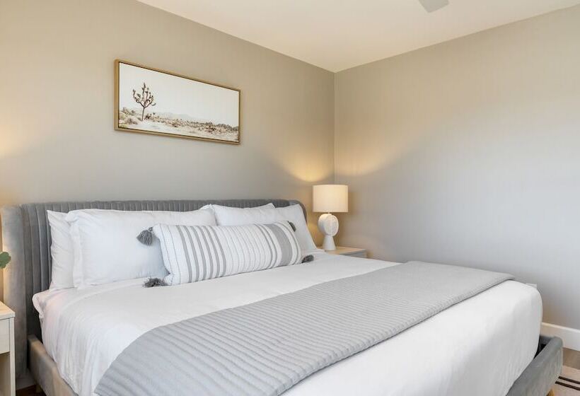 Desert Eden By Avantstay 6br W/ Ensuite Backyard Oasis W/ Pool & Hot Tub!