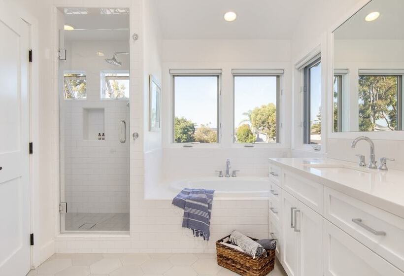 Emerald Cove By Avantstay Mins To Beach & Pier