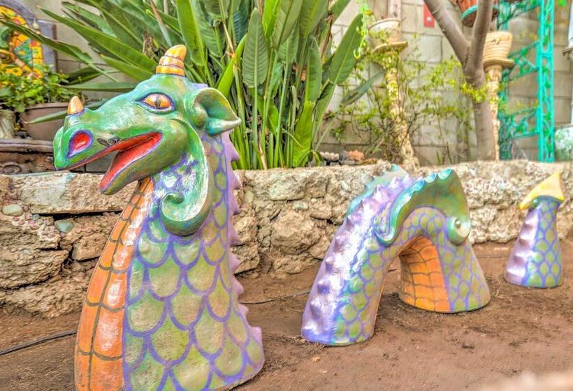 Flower Garden Cottage W/ Treehouse & Waterfall By Redawning