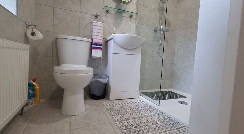 Frontview Cottage   Sleeps 6