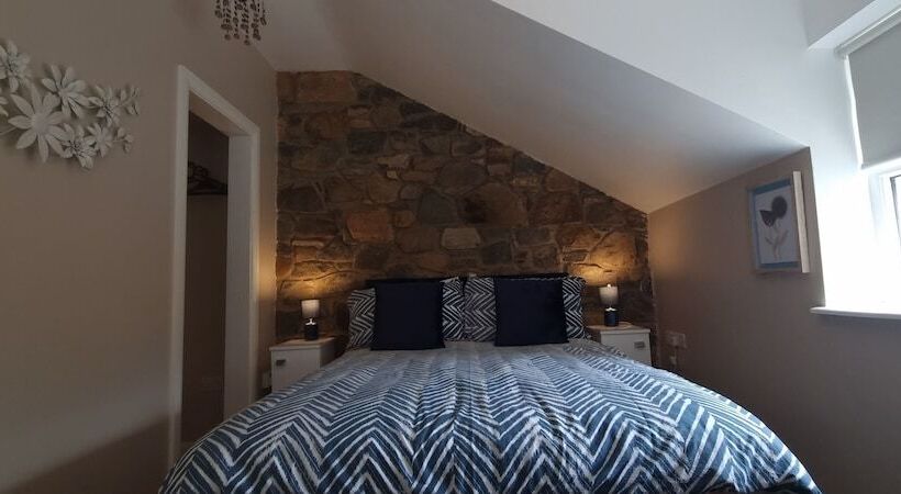 Frontview Cottage   Sleeps 6