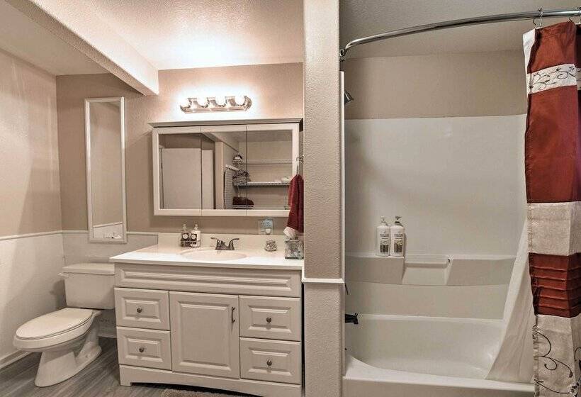 Hawaiian Hideaway W/ Yard < 2 Miles To Hilo Bay!