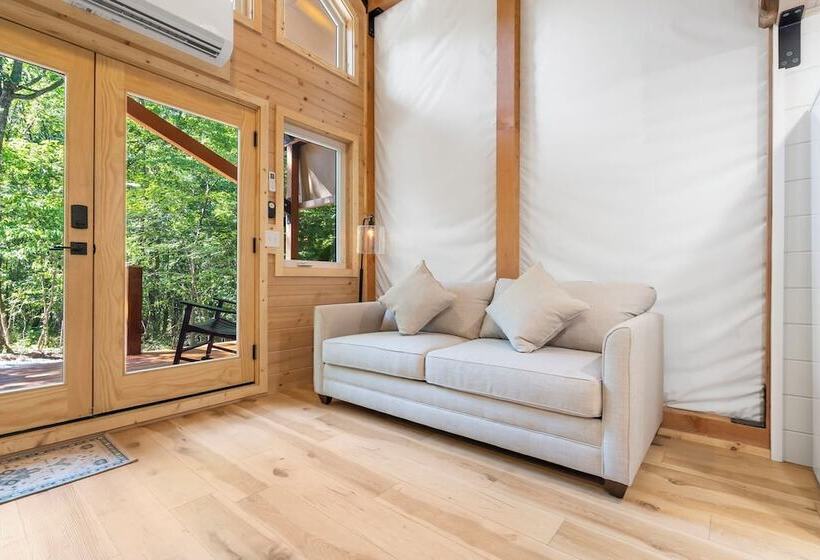 Hidden Hollow   Desirable Ozark Glamping!