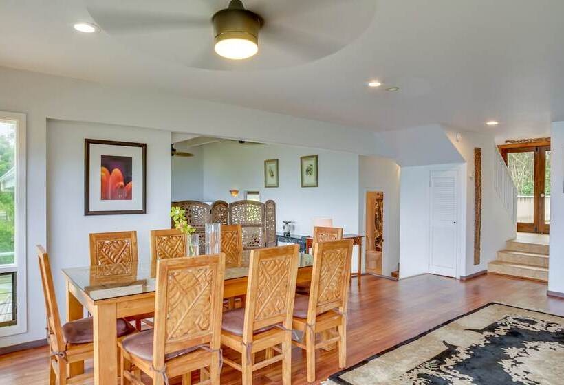 Hilo Home W/ Private Deck + Stunning Ocean Views!