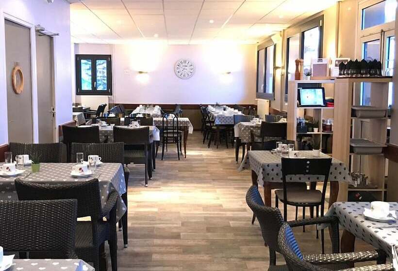 פונדק Chalet Sainte Anne