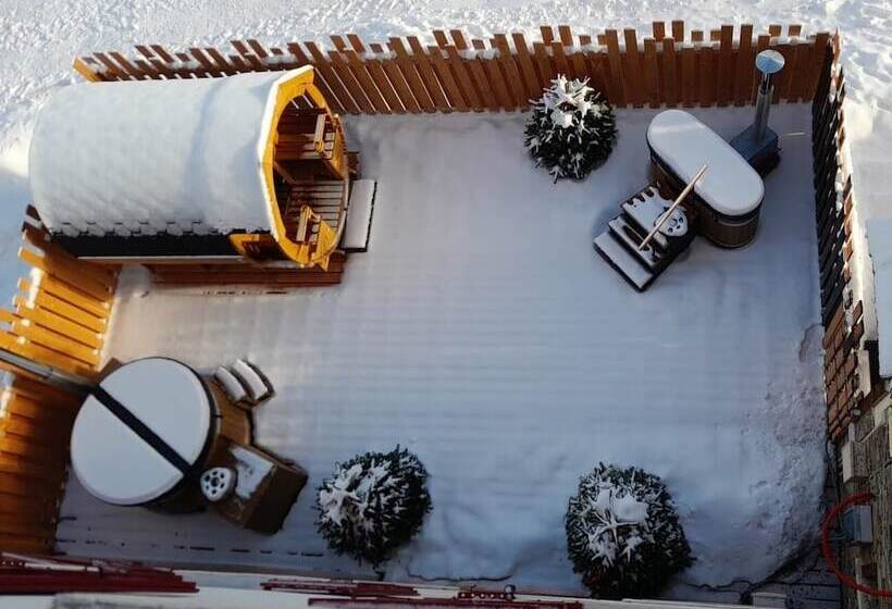 פונדק Chalet Sainte Anne