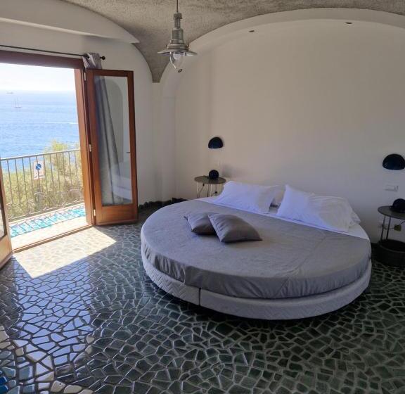 פונדק Holiday Double